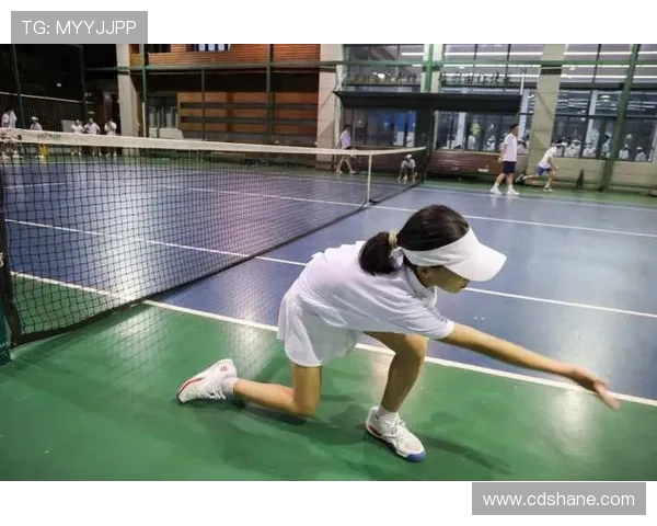 上海网球队的比赛经验揭秘:网球巨献背后的故事与技巧分享 上海网球队的比赛经验揭秘:网球巨献背后的故事与技巧分享