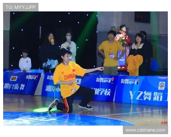 南京街舞队与杭州街舞队赛后复盘探讨灵活性表现与战术运用