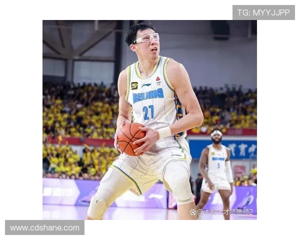 周琦的篮球之路：从青涩少年到国际赛场的明星之旅